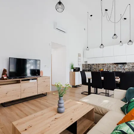 Jagodowa Przystan - Dom Caloroczny * Odargowo