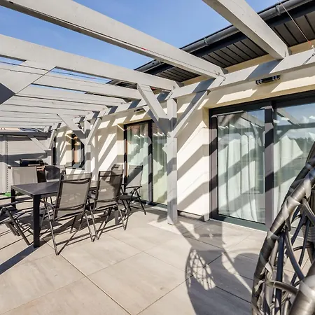 別荘 Jagodowa Przystan - Dom Caloroczny