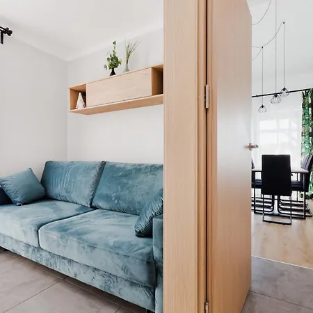 Jagodowa Przystan - Dom Caloroczny