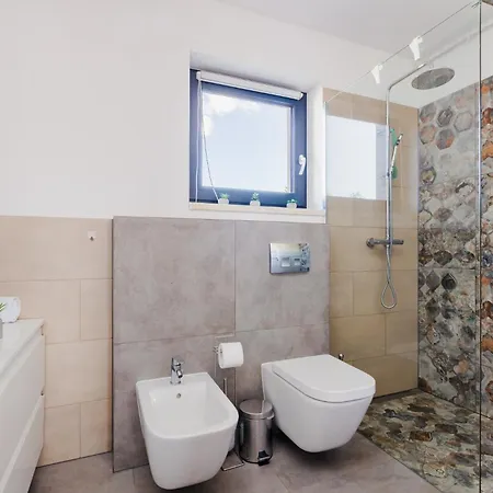 Jagodowa Przystan - Dom Caloroczny *