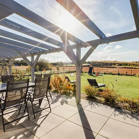 Jagodowa Przystan - Dom Caloroczny 別荘 Odargowo